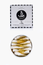 Load image into Gallery viewer, Real Conservera, Small Sardines in Olive Oil &amp; Lemon10/14.
