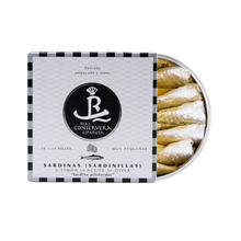 Load image into Gallery viewer, Real Conservera, Small Sardines in Olive Oil &amp; Lemon10/14.
