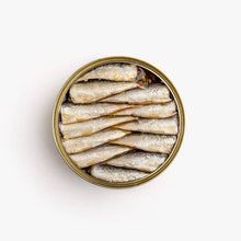 Load image into Gallery viewer, Real Conservera, Small Sardines in Spicy Olive Oil 10/14.
